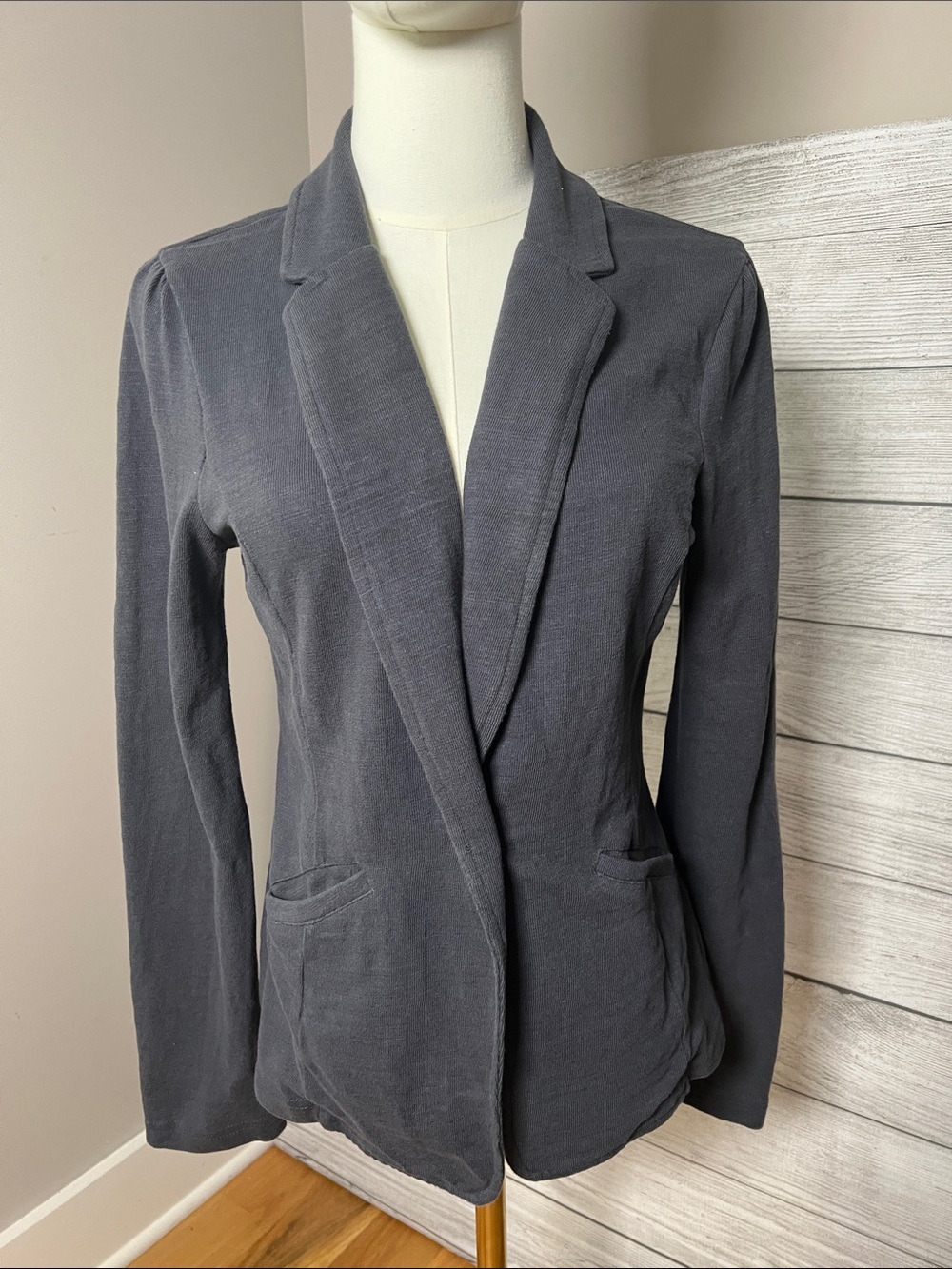 Caslon Women’s Medium Charcoal Gray Knit Blazer Peplum Ruched Shoulder Preppy